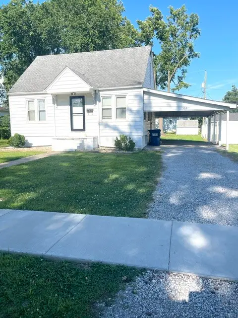305 S 3rd Street, Marion, IL 62959 - #1