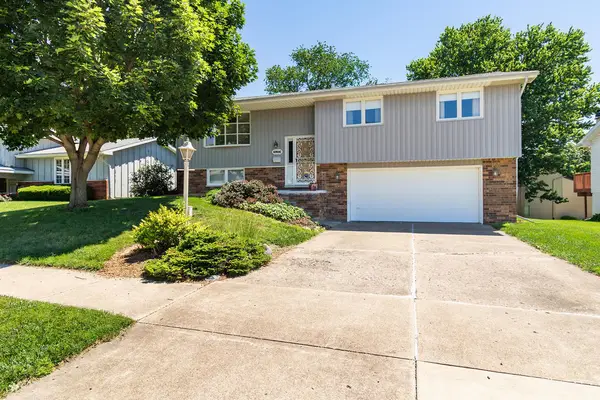 6906 N Rockvale Drive, Peoria, IL 61614