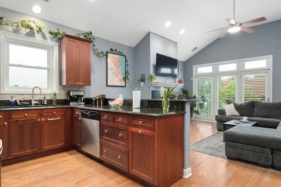 5617 W Lawrence Avenue #3, Chicago, IL 60630 - #3