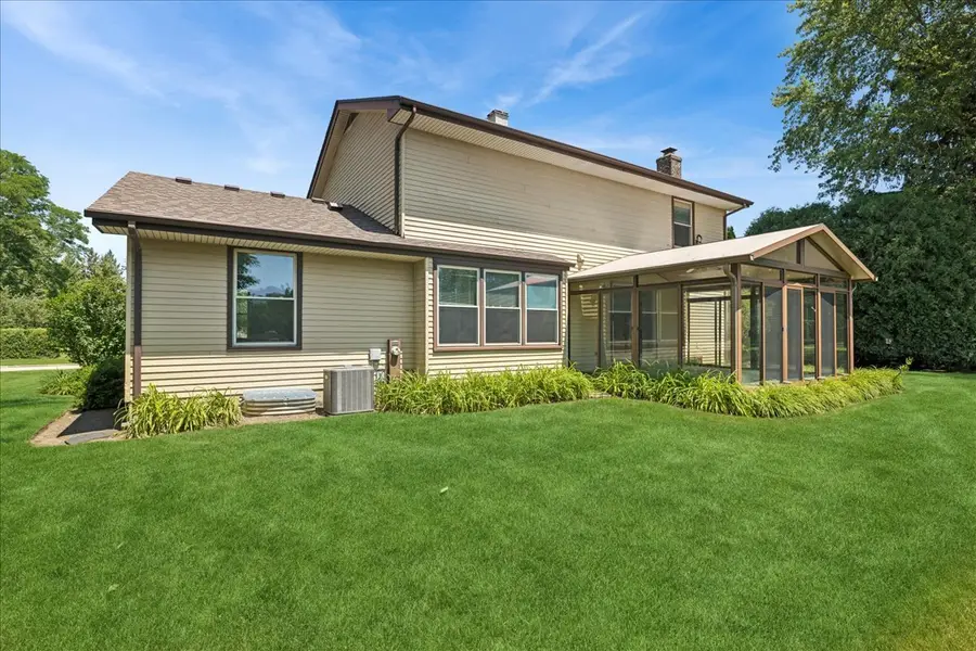 1108 Wellington Avenue, Libertyville, IL 60048 - #2