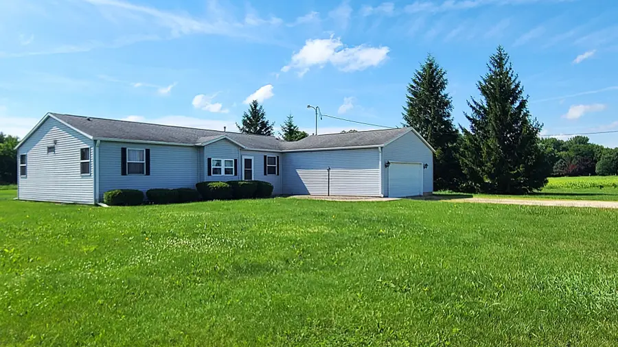 9830 Yorktown Road, Lyndon, IL 61261 - #2