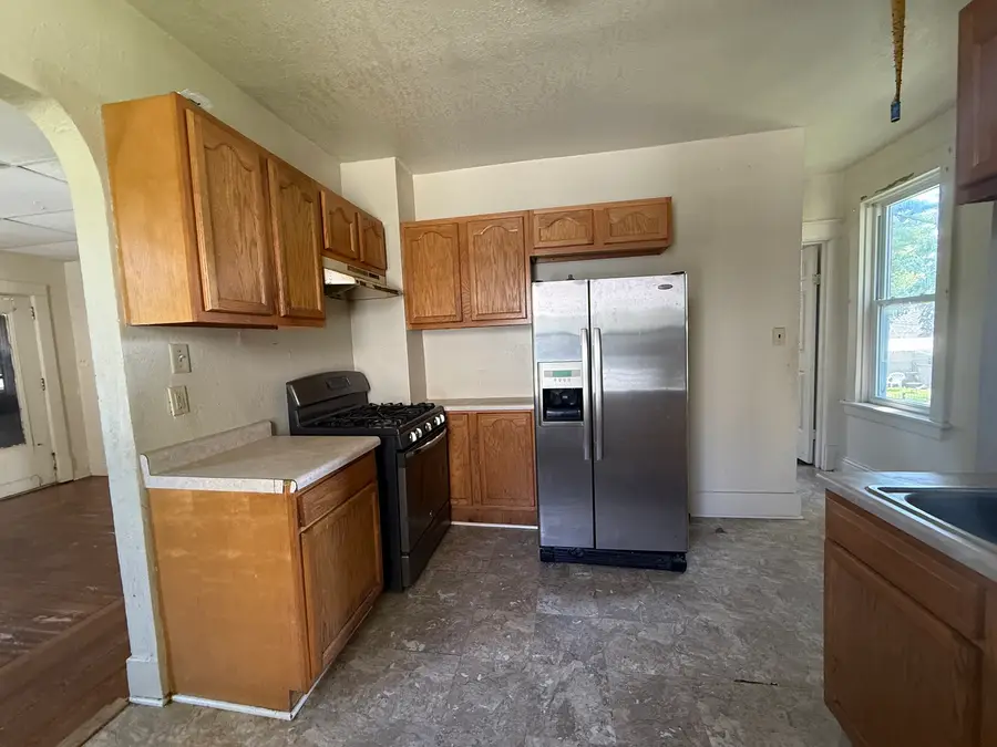1355 S 7th Avenue, Kankakee, IL 60901 - #3