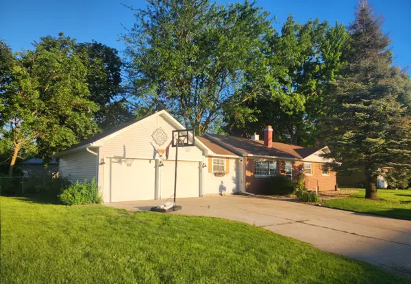 315 Maple Drive, Morris, IL 60450
