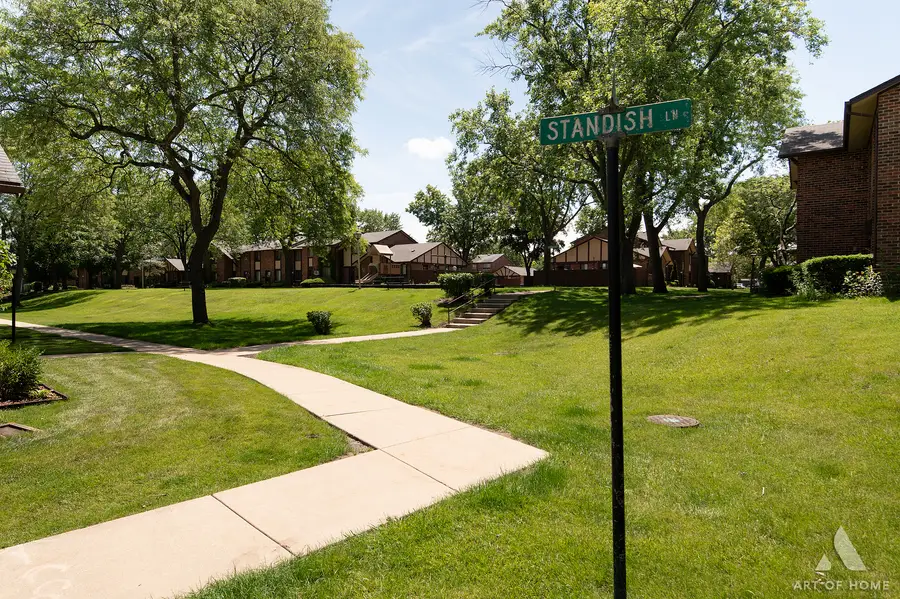 18W101 Standish Lane, Villa Park, IL 60181 - #2