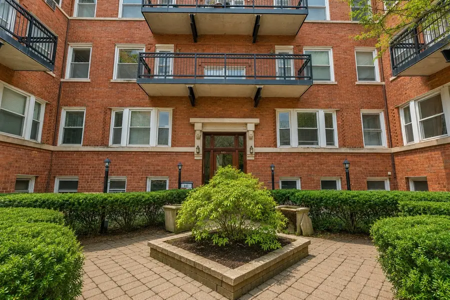 845 W Belle Plaine Avenue #2E, Chicago, IL 60613 - #2