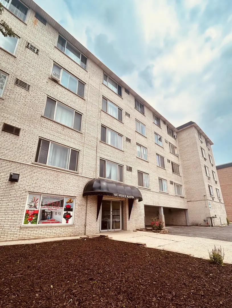 1227 S Harlem Avenue #310, Berwyn, IL 60402 - #1