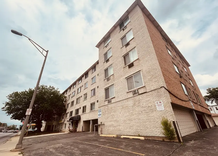 1227 S Harlem Avenue #310, Berwyn, IL 60402 - #2