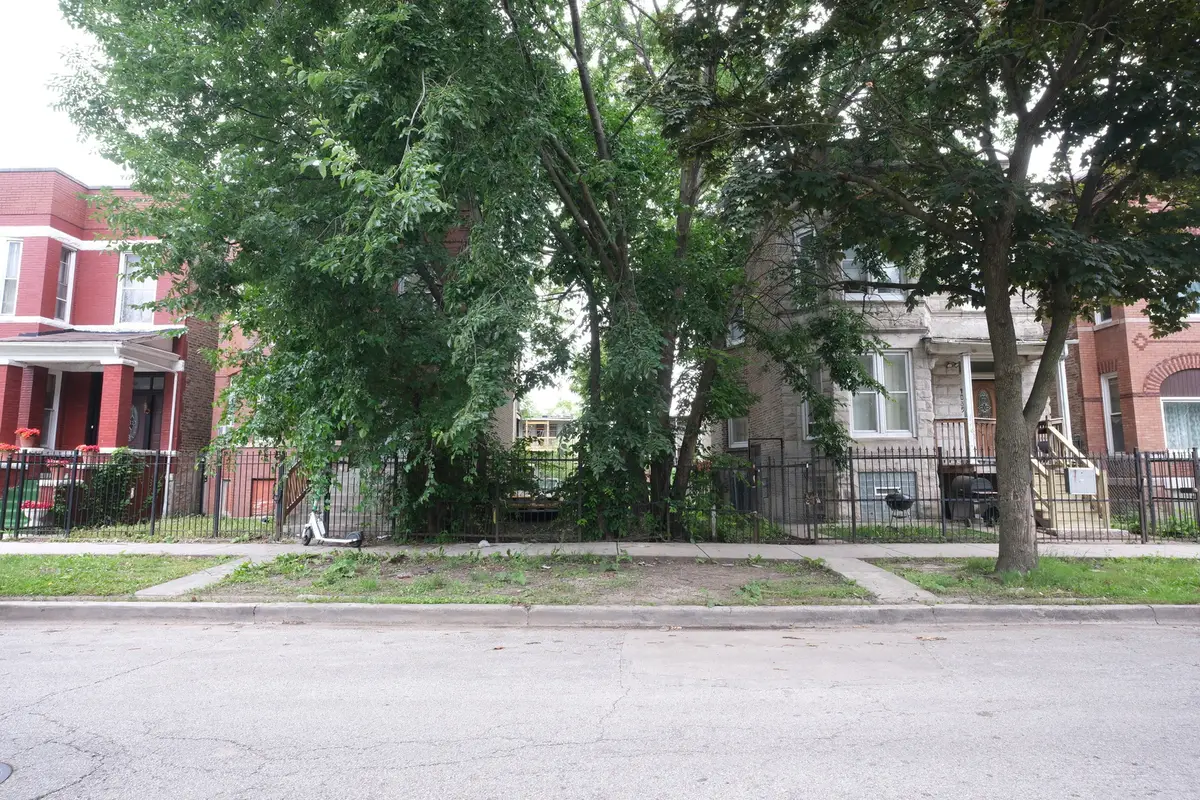 4037 W Wilcox Street, Chicago, IL 60624 - #1