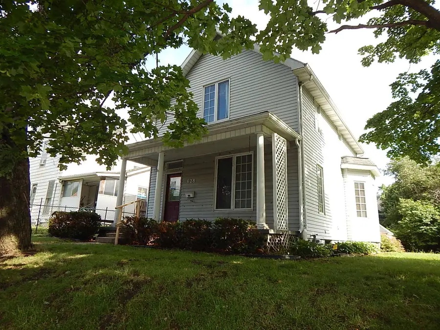 628 W 14th Street, Davenport, IA 52803 - #2