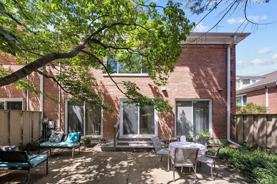 727 Raleigh Court, Northbrook, IL 60062 - #2