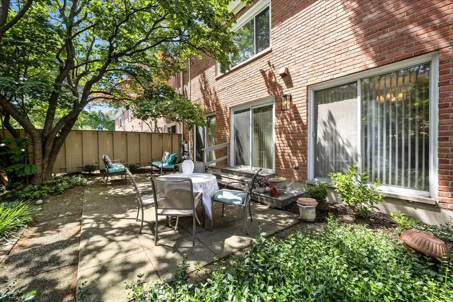 727 Raleigh Court, Northbrook, IL 60062 - #3