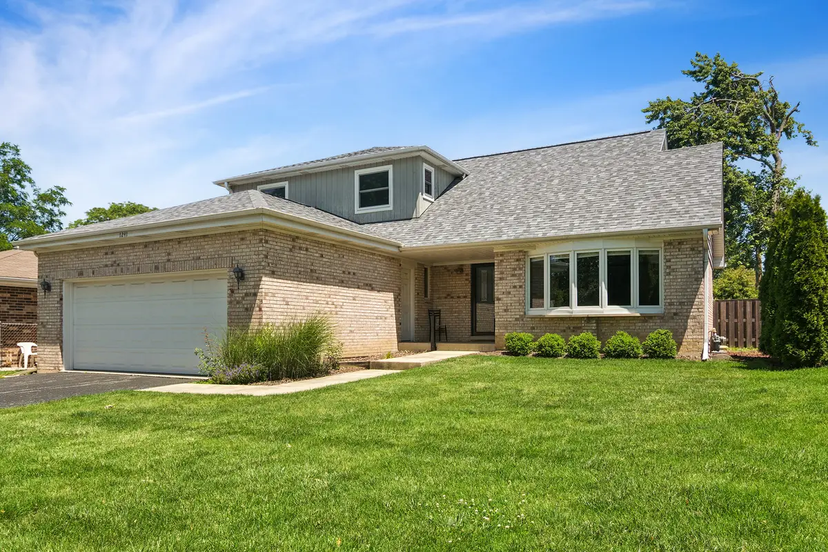 1241 N Chestnut Avenue, Arlington Heights, IL 60004 - #1