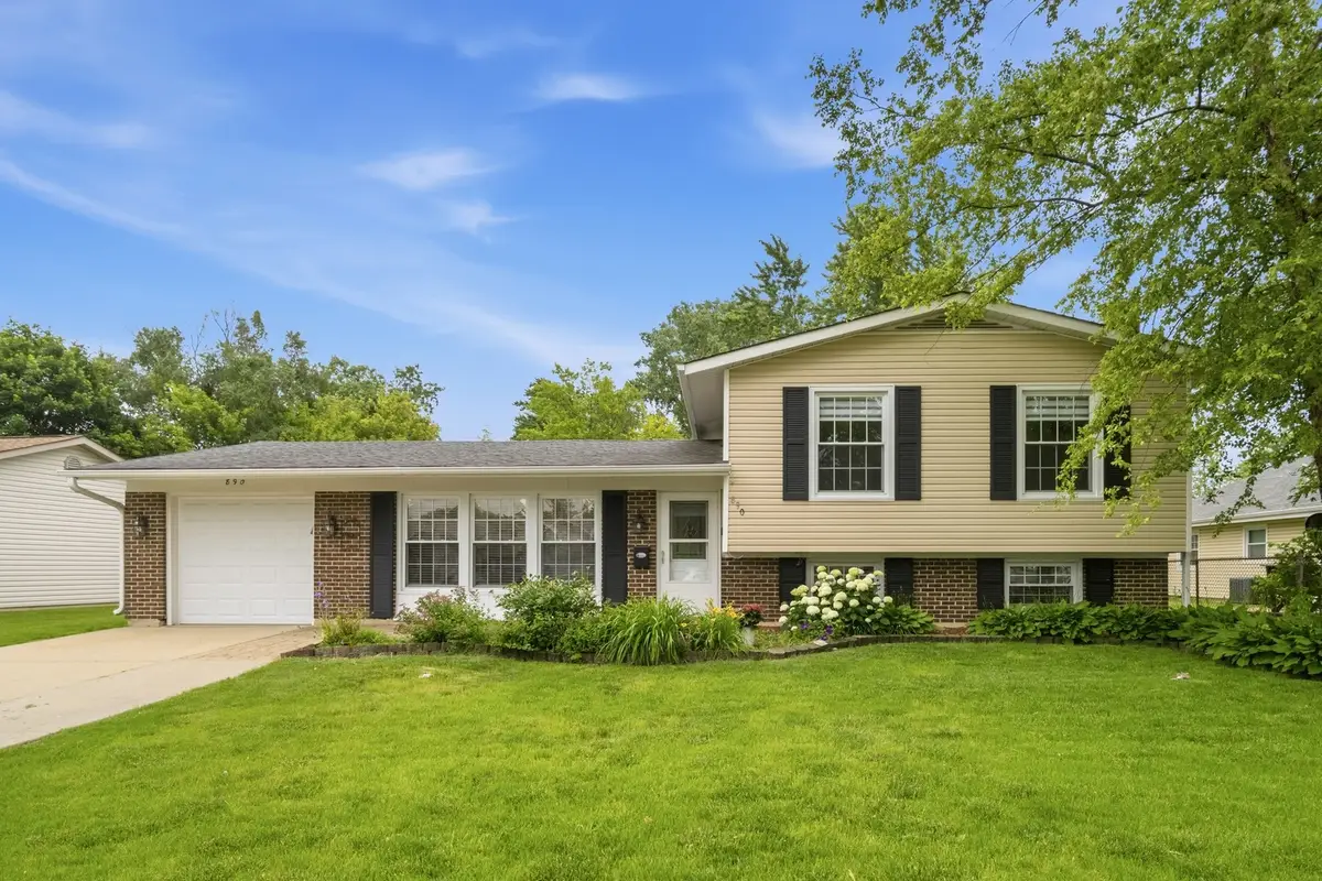 890 Yorkshire Drive, Hanover Park, IL 60133 - #1