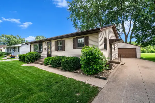 2115 W 34th Street, Davenport, IA 52806