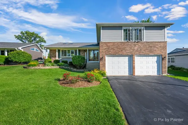 1341 W Sturbridge Drive, Hoffman Estates, IL 60192