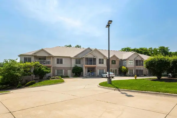 1237 Kimberly Road #1237, Bettendorf, IA 52722