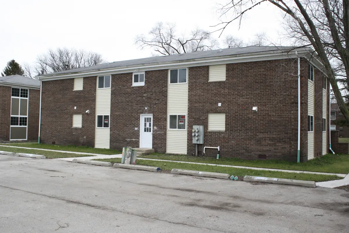 304 Wilshire Drive, Sandwich, IL 60548 - #1