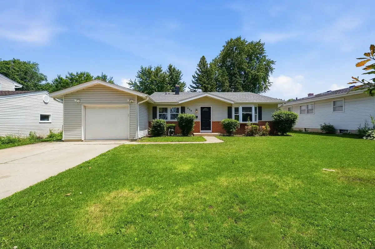 256 Walnut Drive, Saint Charles, IL 60174 - #1