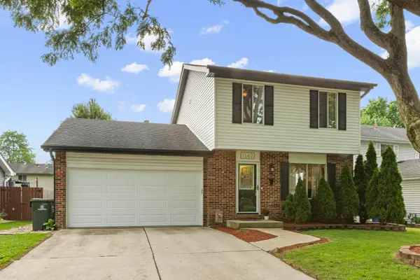 1142 Greensfield Drive, Naperville, IL 60563