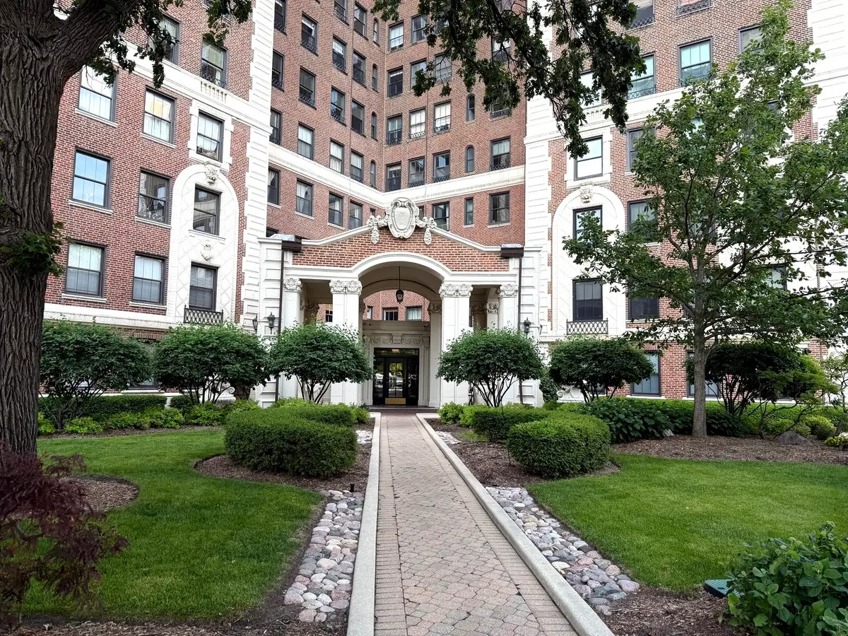 5555 S Everett Avenue #A10, Chicago, IL 60637 - #1