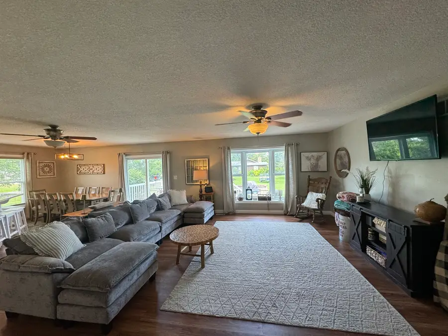 1204 NE 5th Avenue, Aledo, IL 61231 - #3