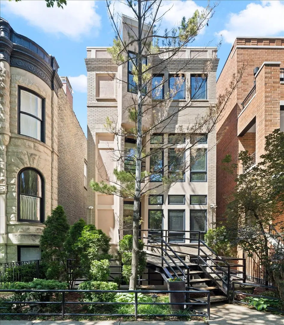 930 W Wolfram Street, Chicago, IL 60657 - #1