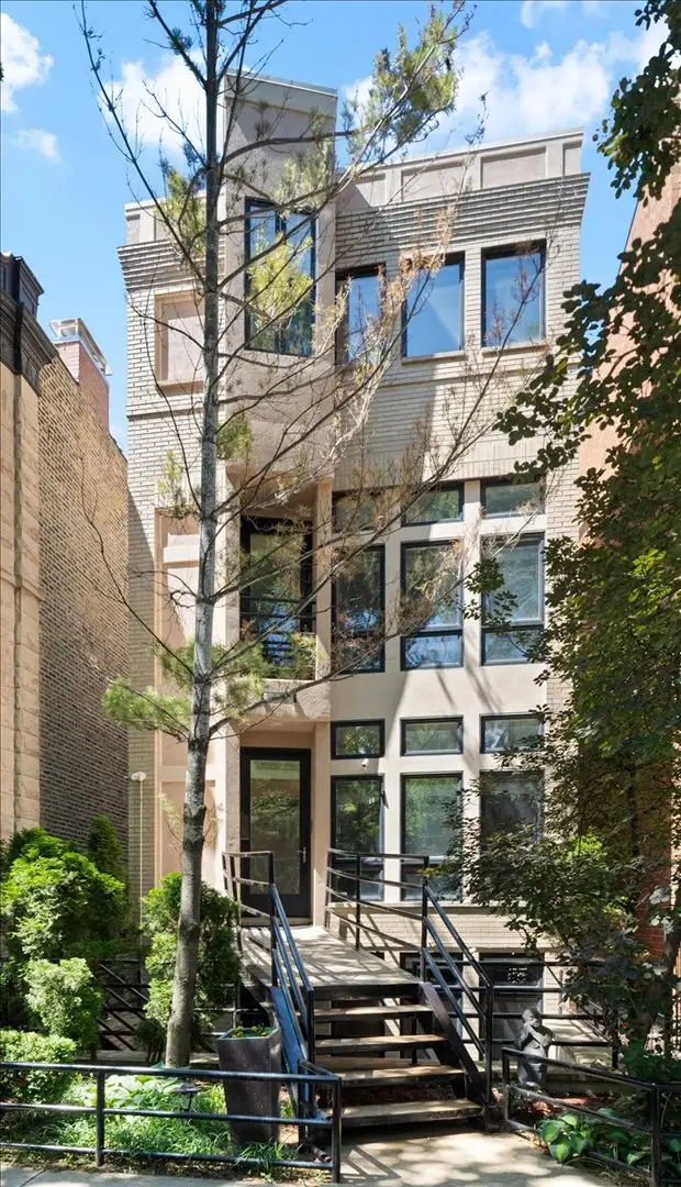 930 W Wolfram Street, Chicago, IL 60657 - #2