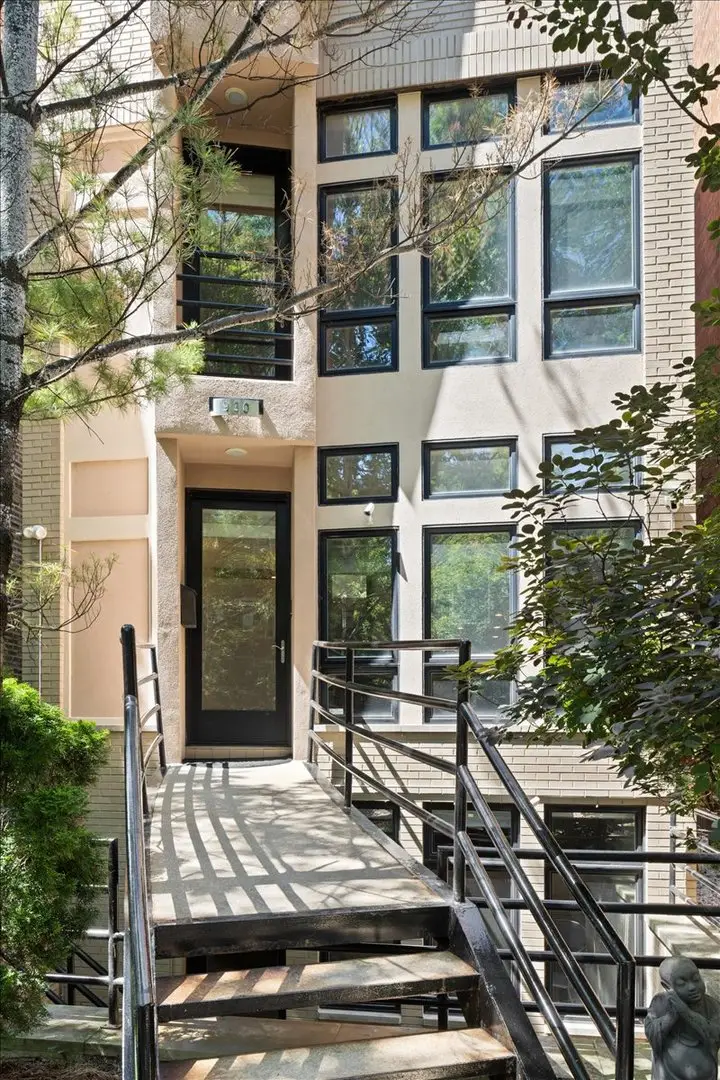 930 W Wolfram Street, Chicago, IL 60657 - #3