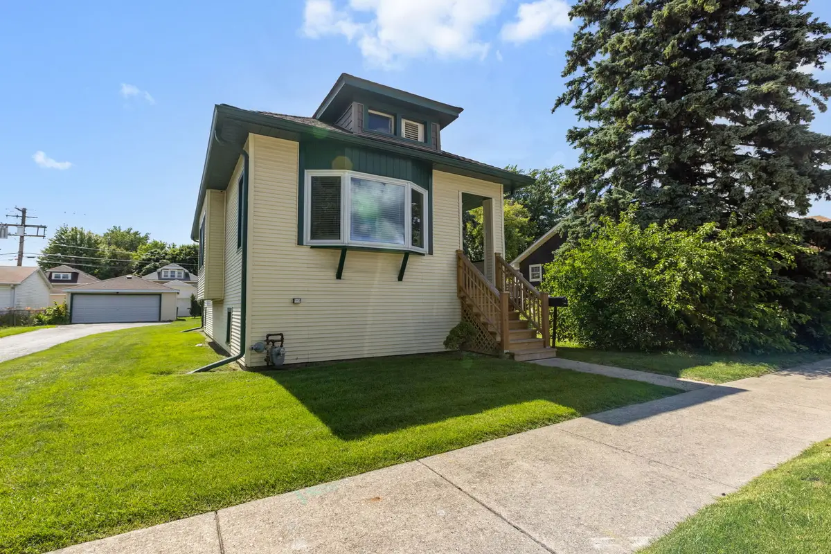 4030 Vernon Avenue, Brookfield, IL 60513 - #1
