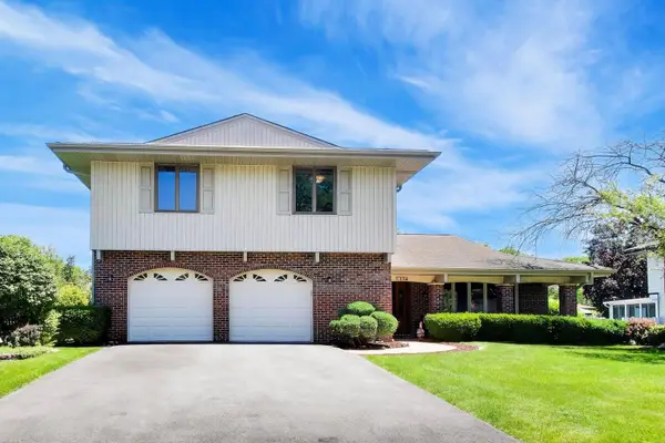 125 Lynnfield Lane, Schaumburg, IL 60193