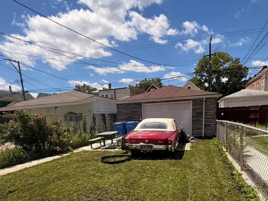 8410 S Burnham Avenue, Chicago, IL 60617 - #2