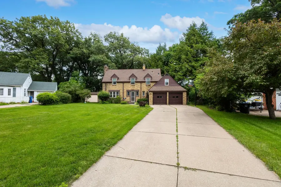 2310 16th Avenue, Moline, IL 61265 - #2