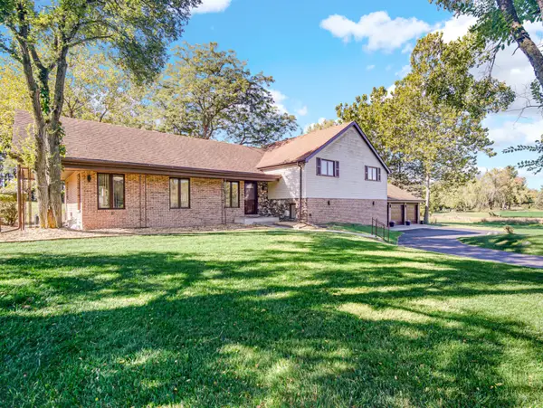 3317 E Buried Oak Drive, Crete, IL 60417