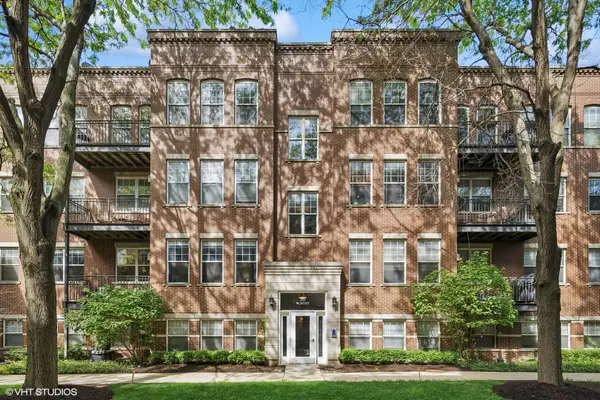 303 W Scott Street #402, Chicago, IL 60610