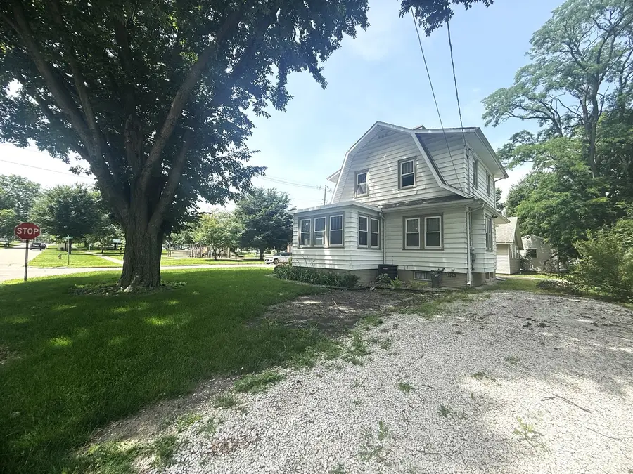 126 E Glover Street, Ottawa, IL 61350 - #3