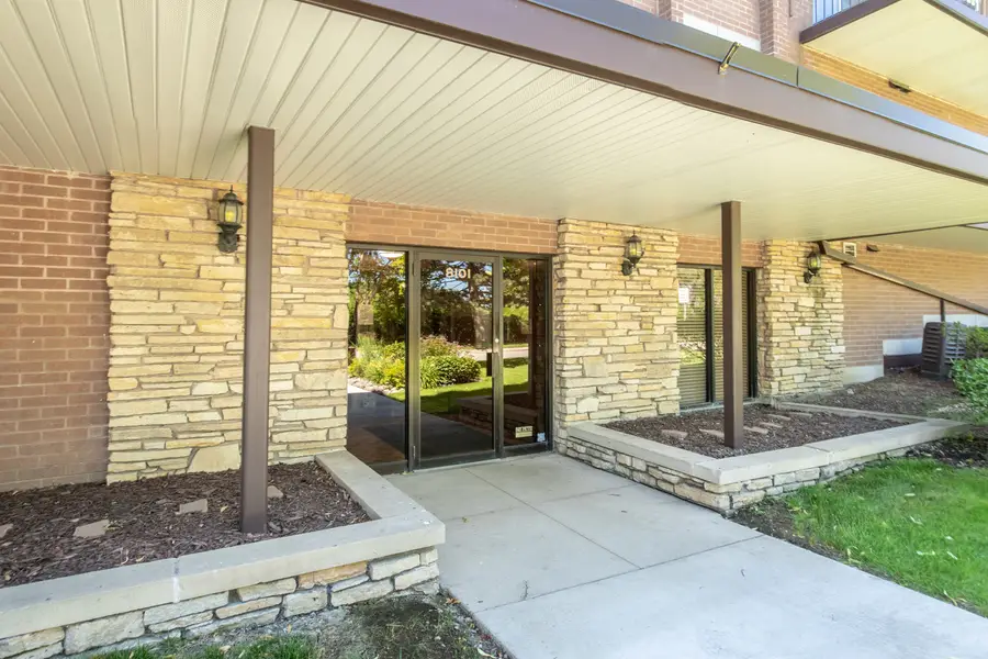 8101 W Courte Drive #204, Niles, IL 60714 - #3