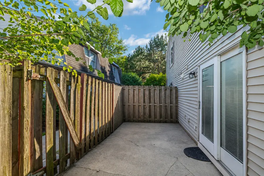 1796 Queensbury Circle, Hoffman Estates, IL 60169 - #3