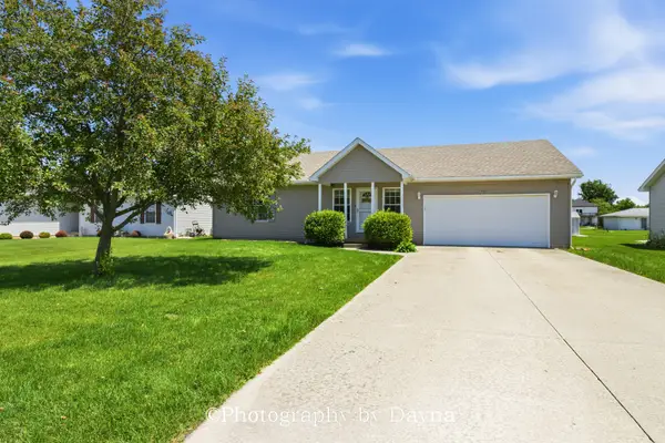 475 S Elm Avenue, St. Anne, IL 60964