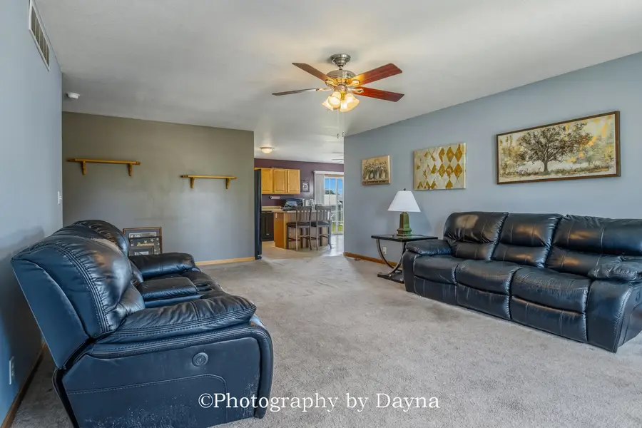 475 S Elm Avenue, Saint Anne, IL 60964 - #3