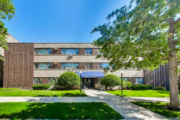222 Washington Boulevard #305, Oak Park, IL 60302