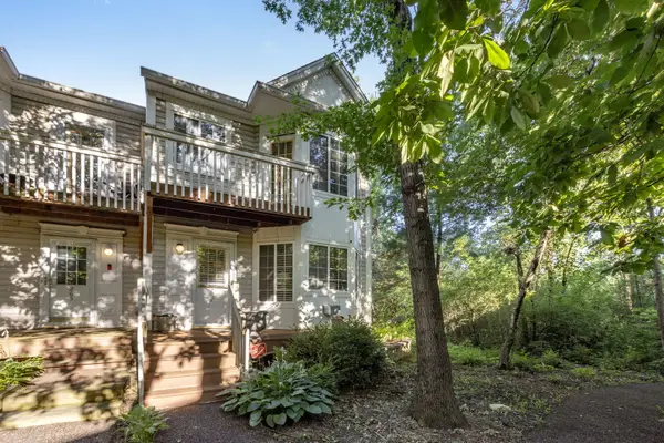 267 W Treehouse Lane, Round Lake, IL 60073