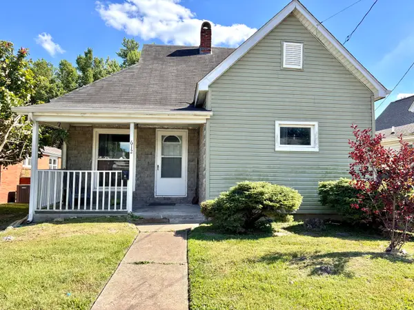 612 W Monroe Street W, Herrin, IL 62948