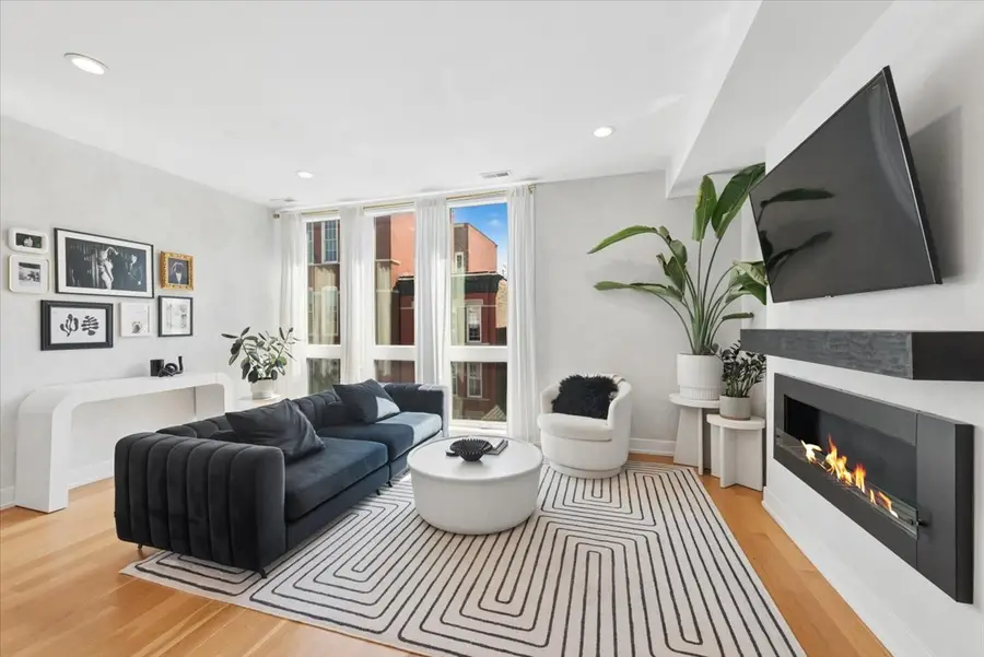 722 N Ada Street #3, Chicago, IL 60642 - #2