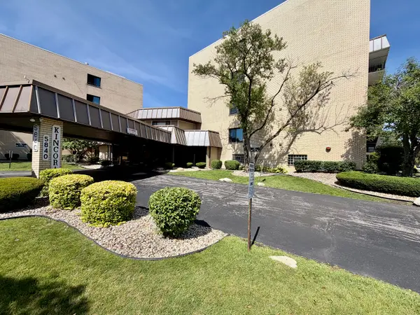 5840 W 104th Street #314, Oak Lawn, IL 60453