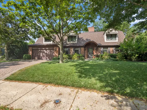 912 Burnham Court, Glenview, IL 60025