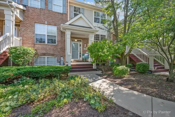 471 E Railroad Avenue, Bartlett, IL 60103