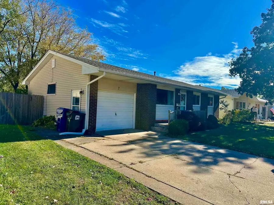 7 Vista Court, Davenport, IA 52806 - #3