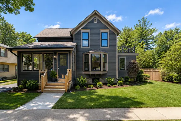 208 Dundee Avenue, Barrington, IL 60010