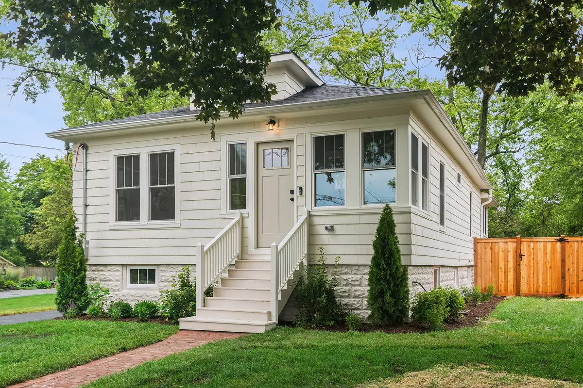 209 Raymond Avenue, Barrington, IL 60010 - #1