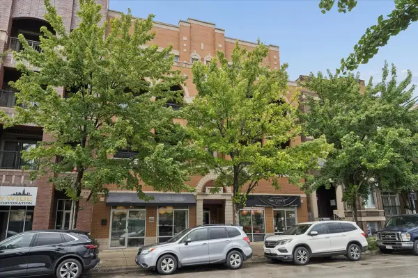 1130 W Diversey Parkway #4W, Chicago, IL 60614